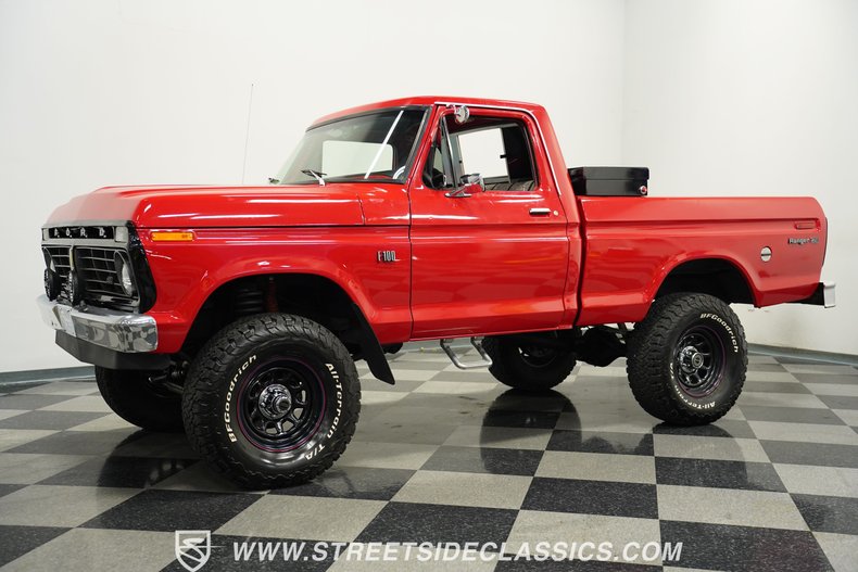 Ford-F-100-1975-Candy-Apple-Red-Red-10