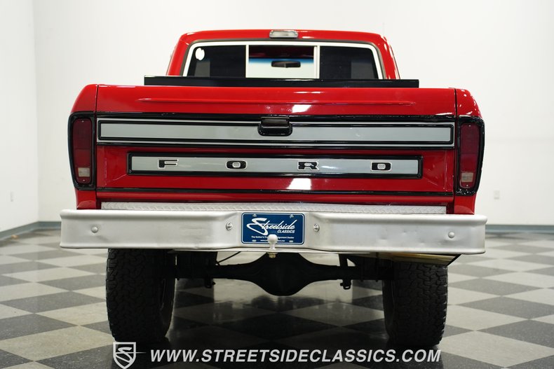Ford-F-100-1975-Candy-Apple-Red-Red-13