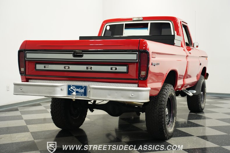 Ford-F-100-1975-Candy-Apple-Red-Red-14