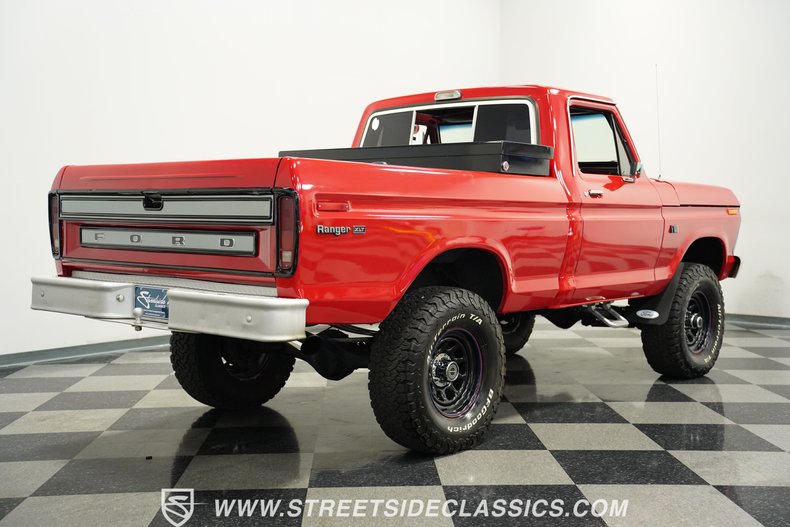 Ford-F-100-1975-Candy-Apple-Red-Red-15