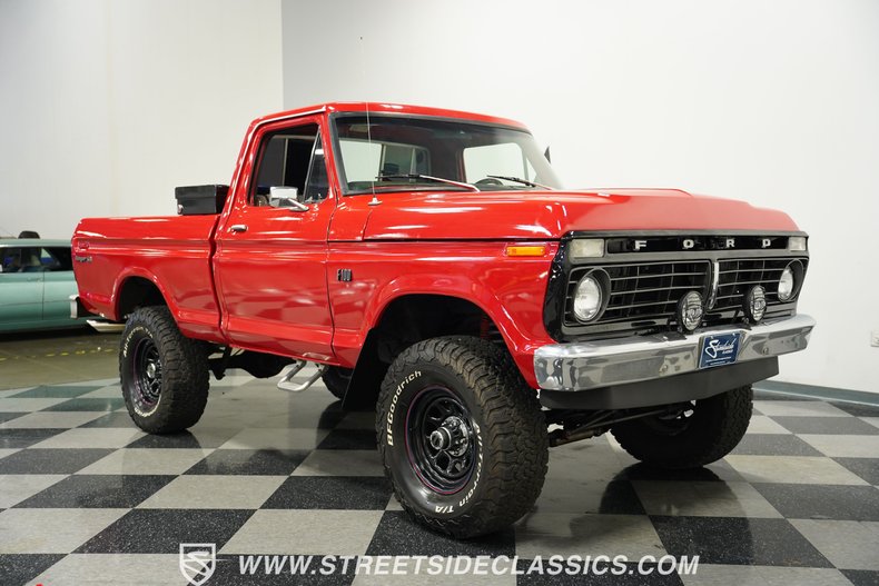 Ford-F-100-1975-Candy-Apple-Red-Red-17