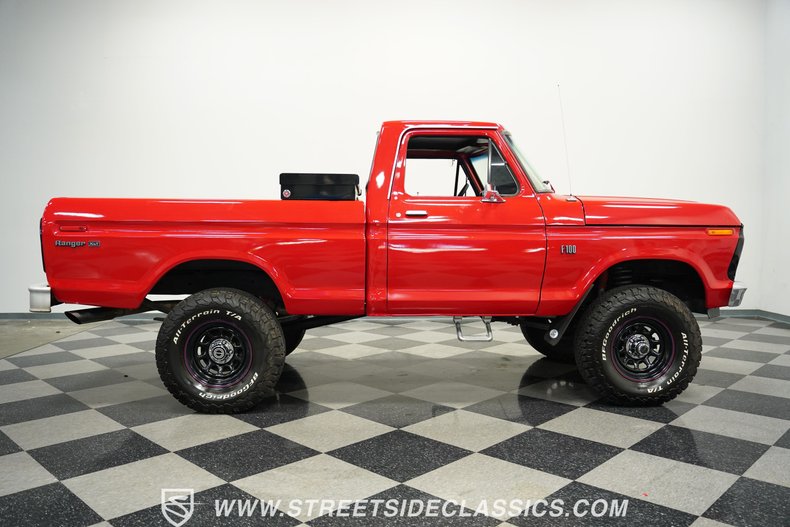 Ford-F-100-1975-Candy-Apple-Red-Red-23