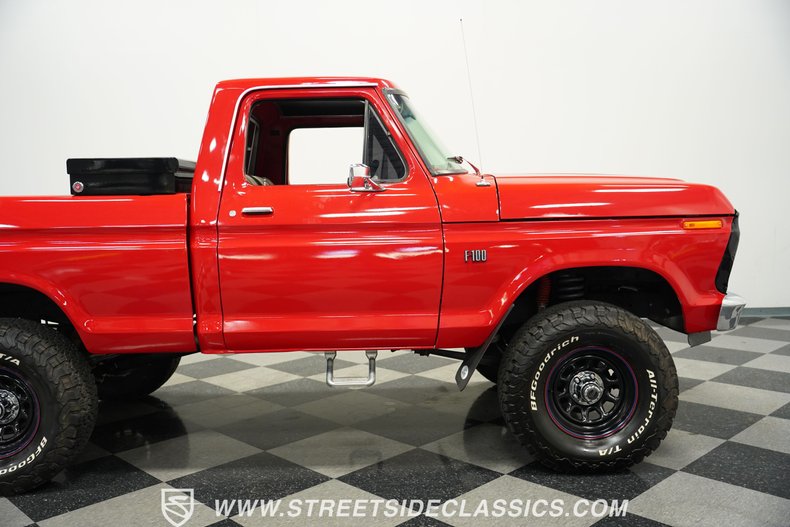 Ford-F-100-1975-Candy-Apple-Red-Red-3