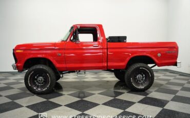 Ford-F-100-1975-Candy-Apple-Red-Red