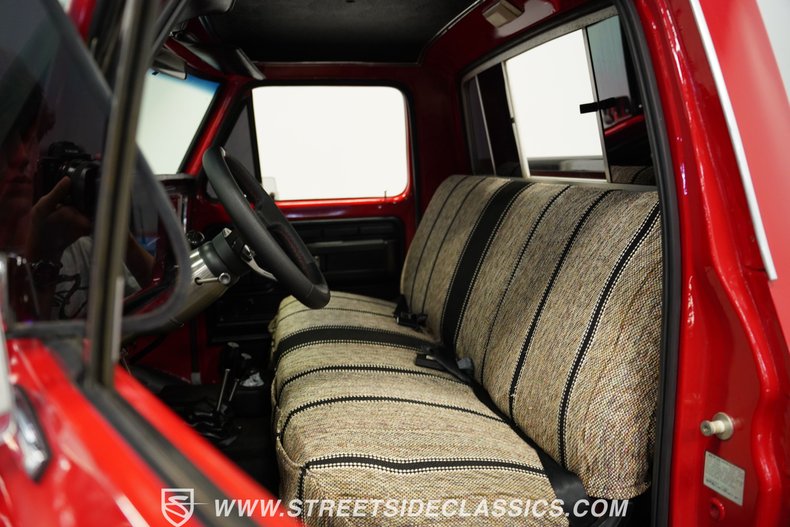 Ford-F-100-1975-Candy-Apple-Red-Red-44