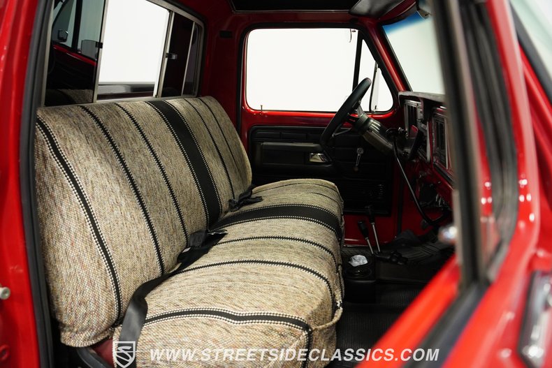 Ford-F-100-1975-Candy-Apple-Red-Red-45