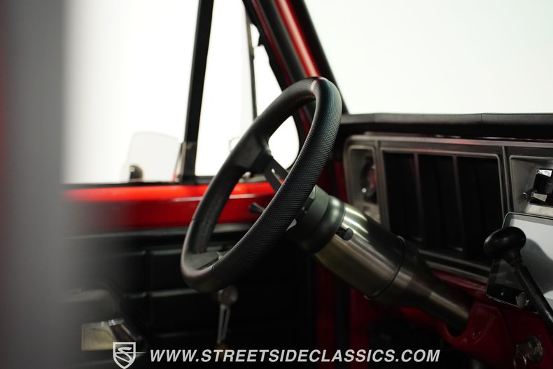 Ford-F-100-1975-Candy-Apple-Red-Red-48