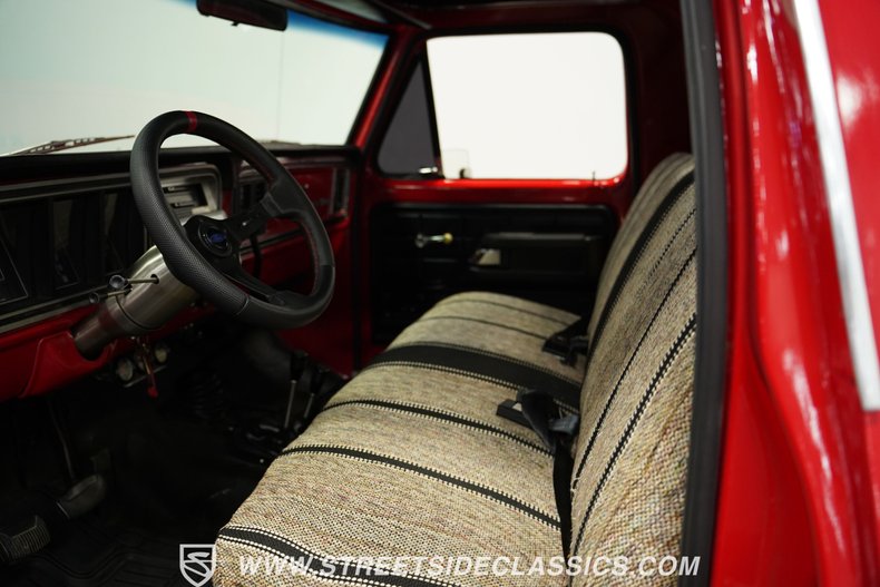 Ford-F-100-1975-Candy-Apple-Red-Red-8