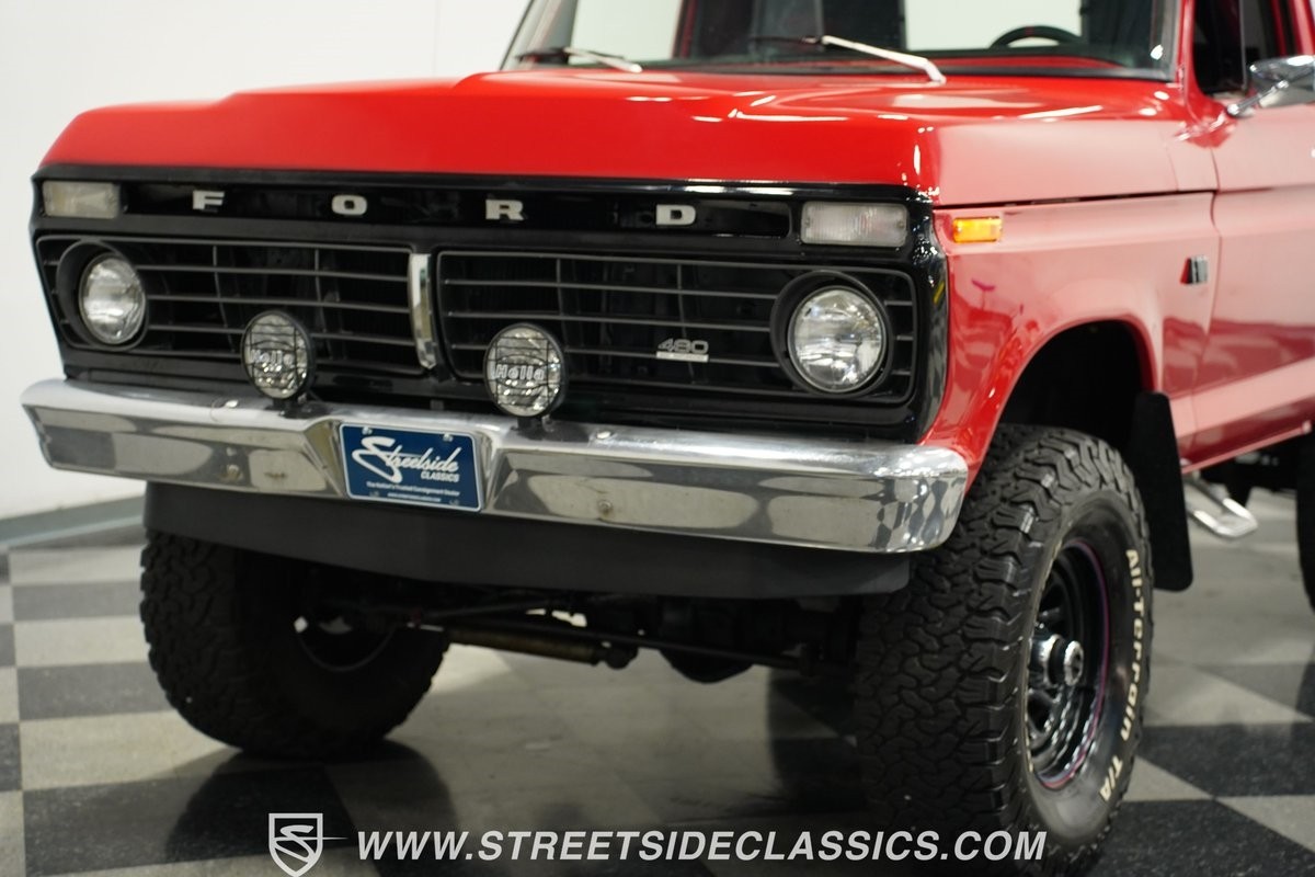 Ford-F-100-1975-Pickup-Truck-18
