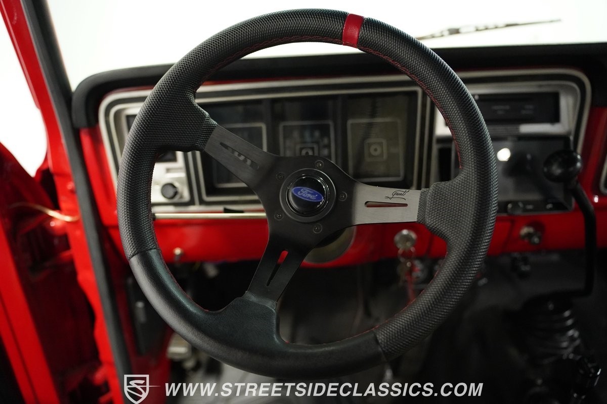 Ford-F-100-1975-Pickup-Truck-38