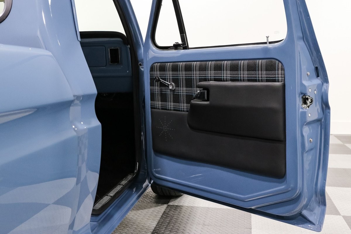 Ford-F-100-1977-Pickup-Truck-15