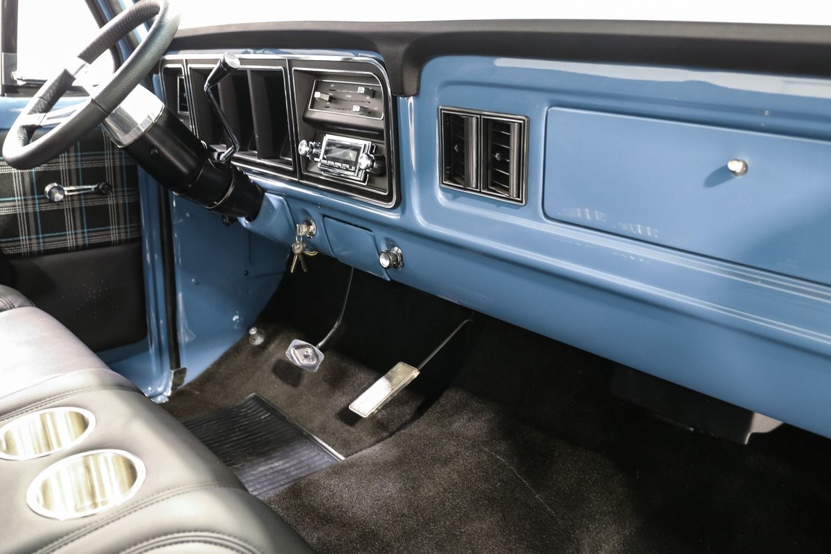Ford-F-100-1977-Pickup-Truck-16