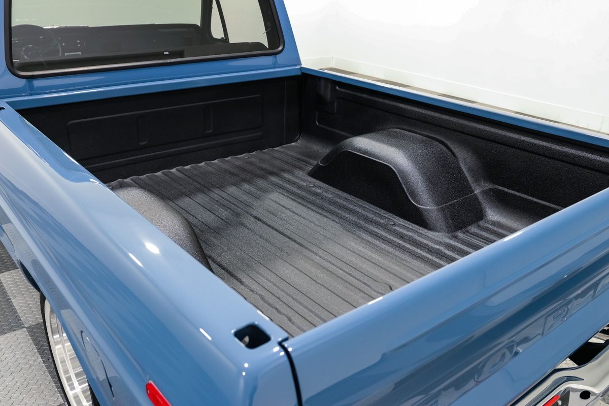 Ford-F-100-1977-Pickup-Truck-20
