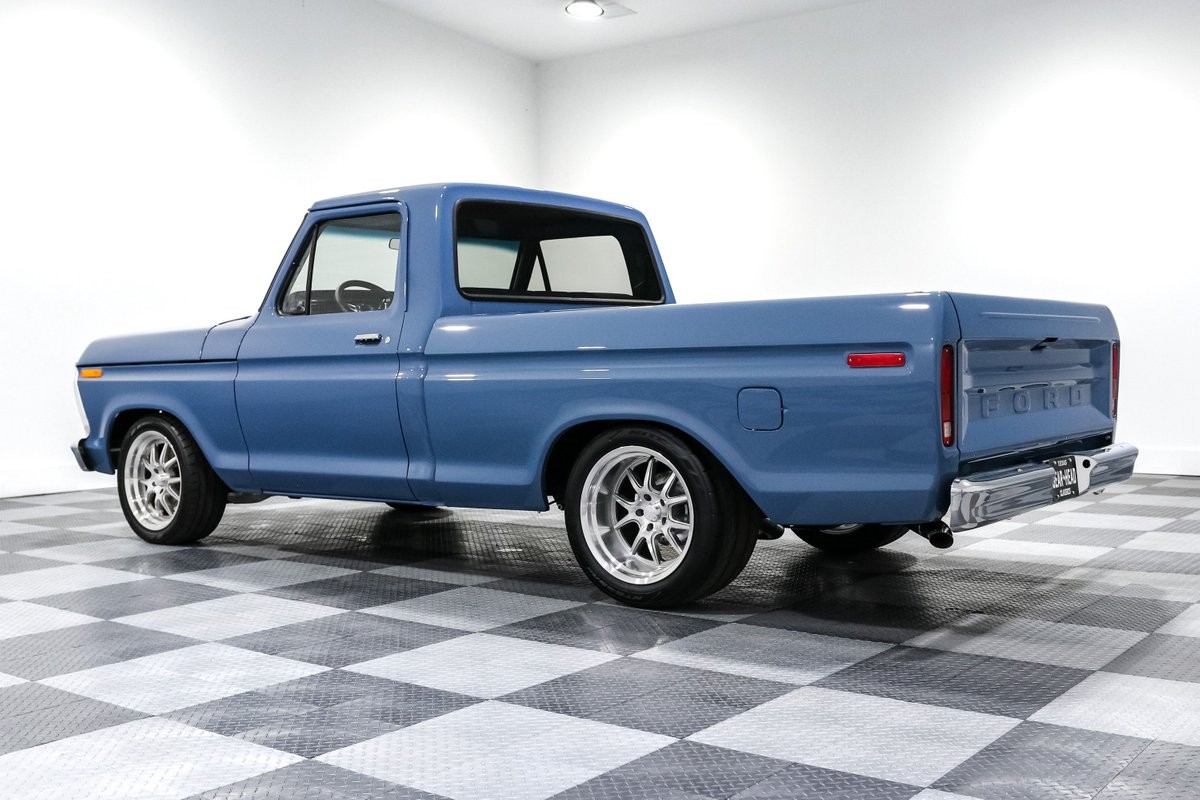 Ford-F-100-1977-Pickup-Truck-4