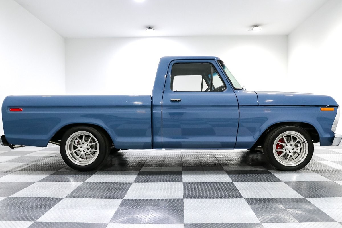 Ford-F-100-1977-Pickup-Truck-7