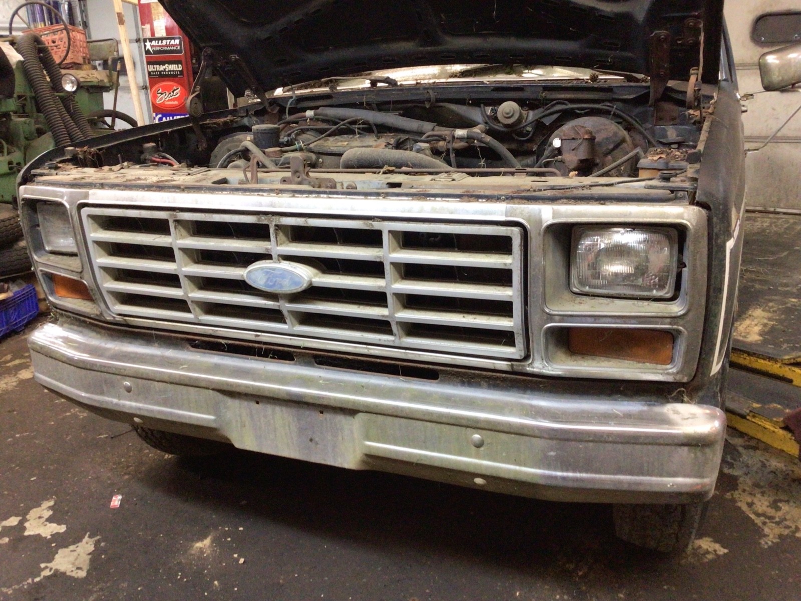 Ford-F-100-1983-1