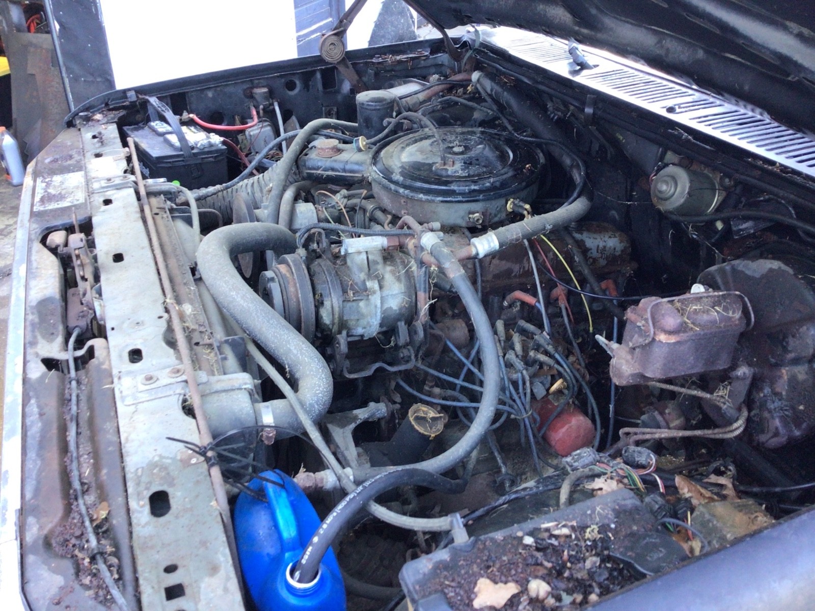 Ford-F-100-1983-11