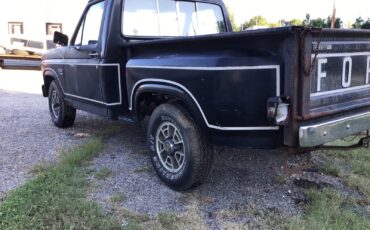 Ford-F-100-1983-4