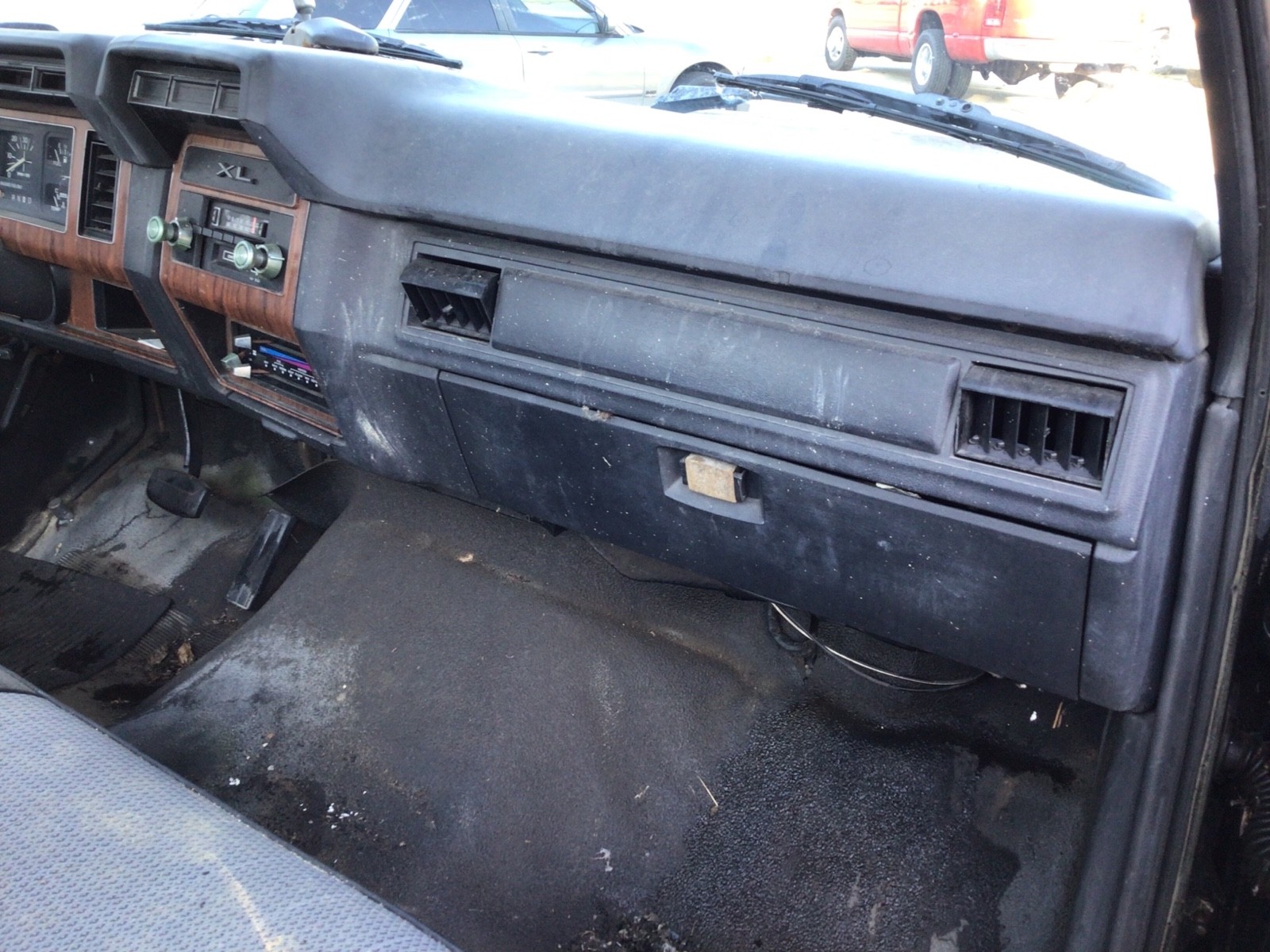 Ford-F-100-1983-8