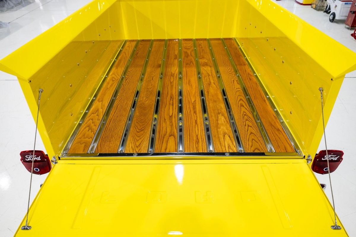 Ford-F-100-Big-Window-1956-5