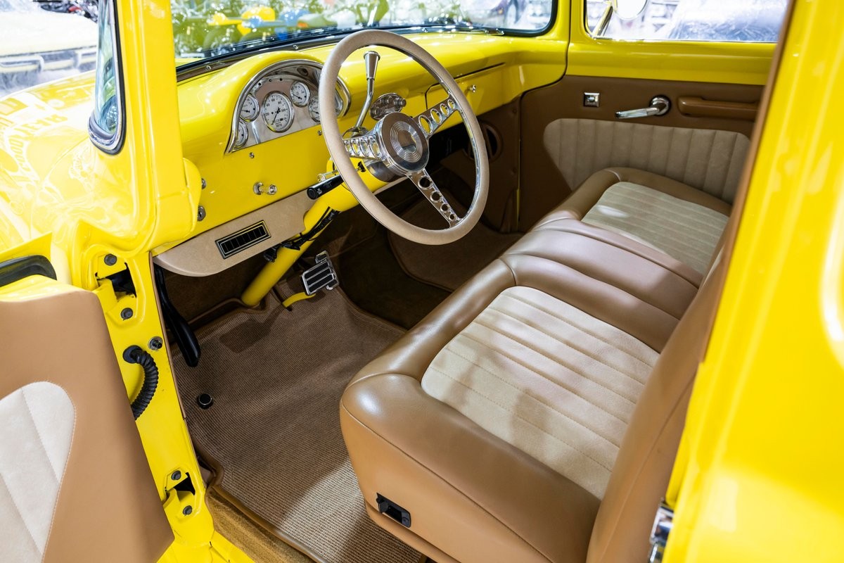 Ford-F-100-Big-Window-1956-7