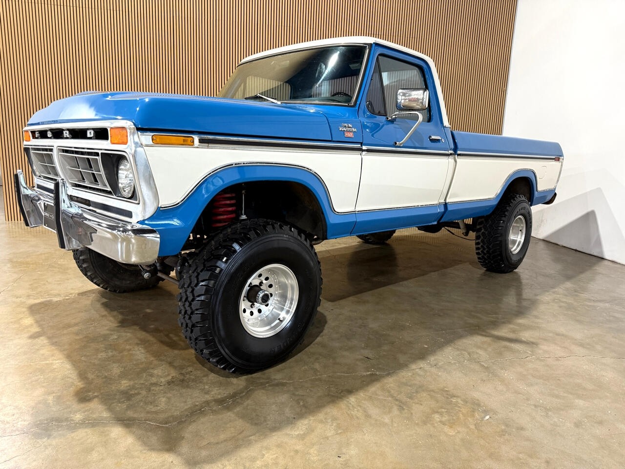 Ford-F-150-1977-Pickup-Truck-1