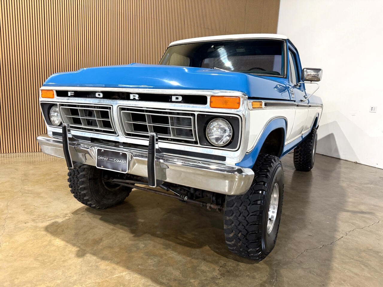 Ford-F-150-1977-Pickup-Truck-2