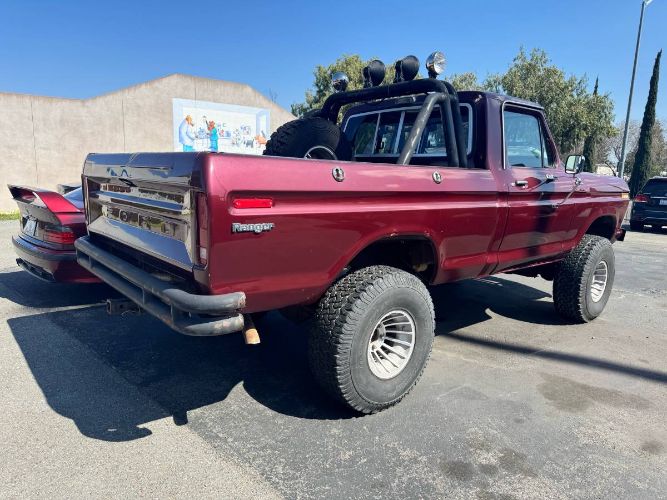 Ford-F-150-1977-Red-3