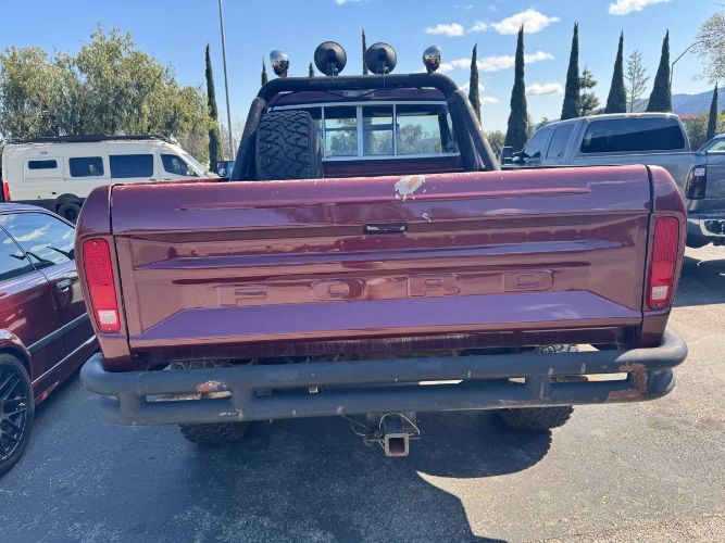 Ford-F-150-1977-Red-4
