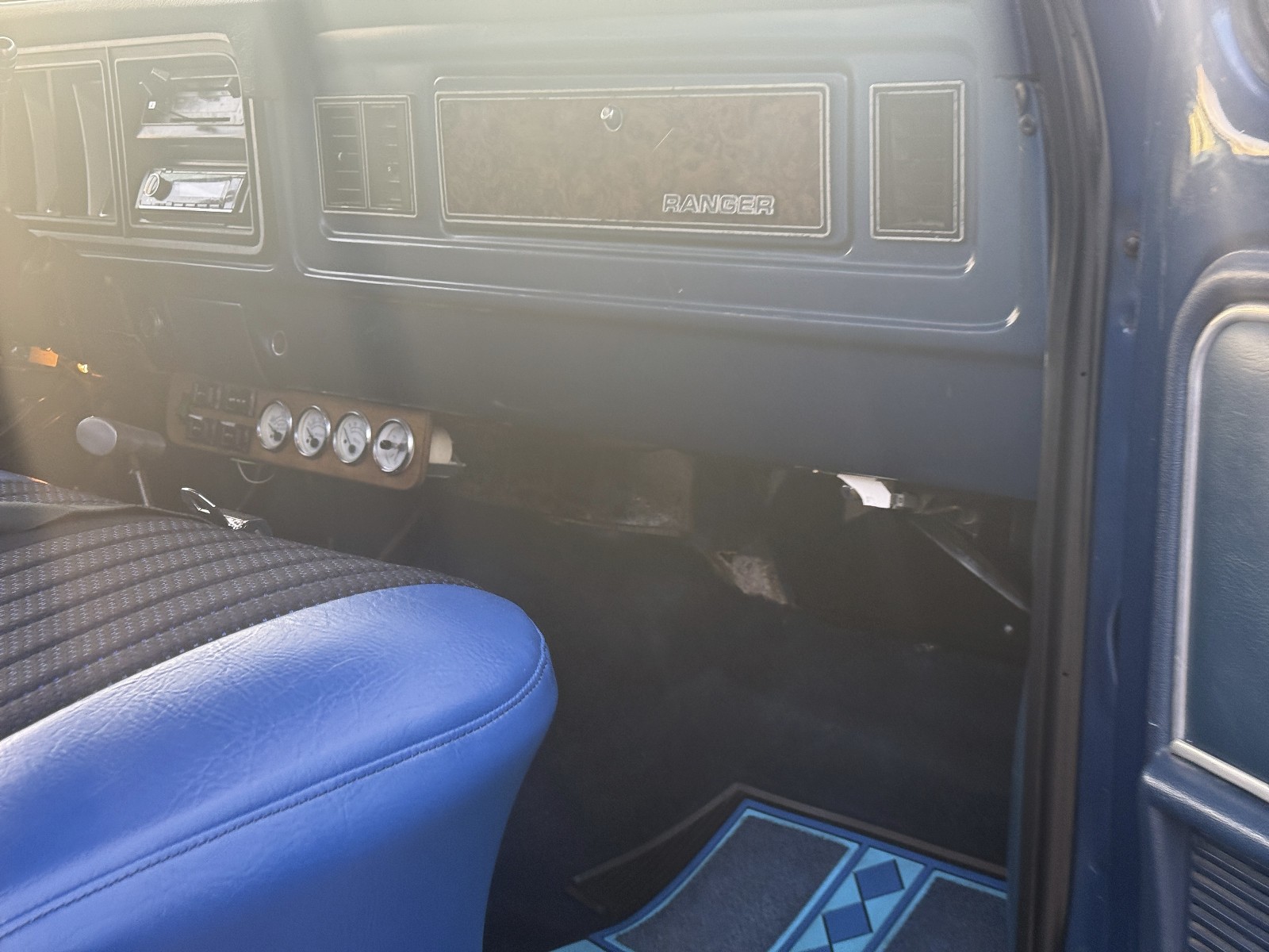 Ford-F-150-1979-Standard-Cab-Pickup-25
