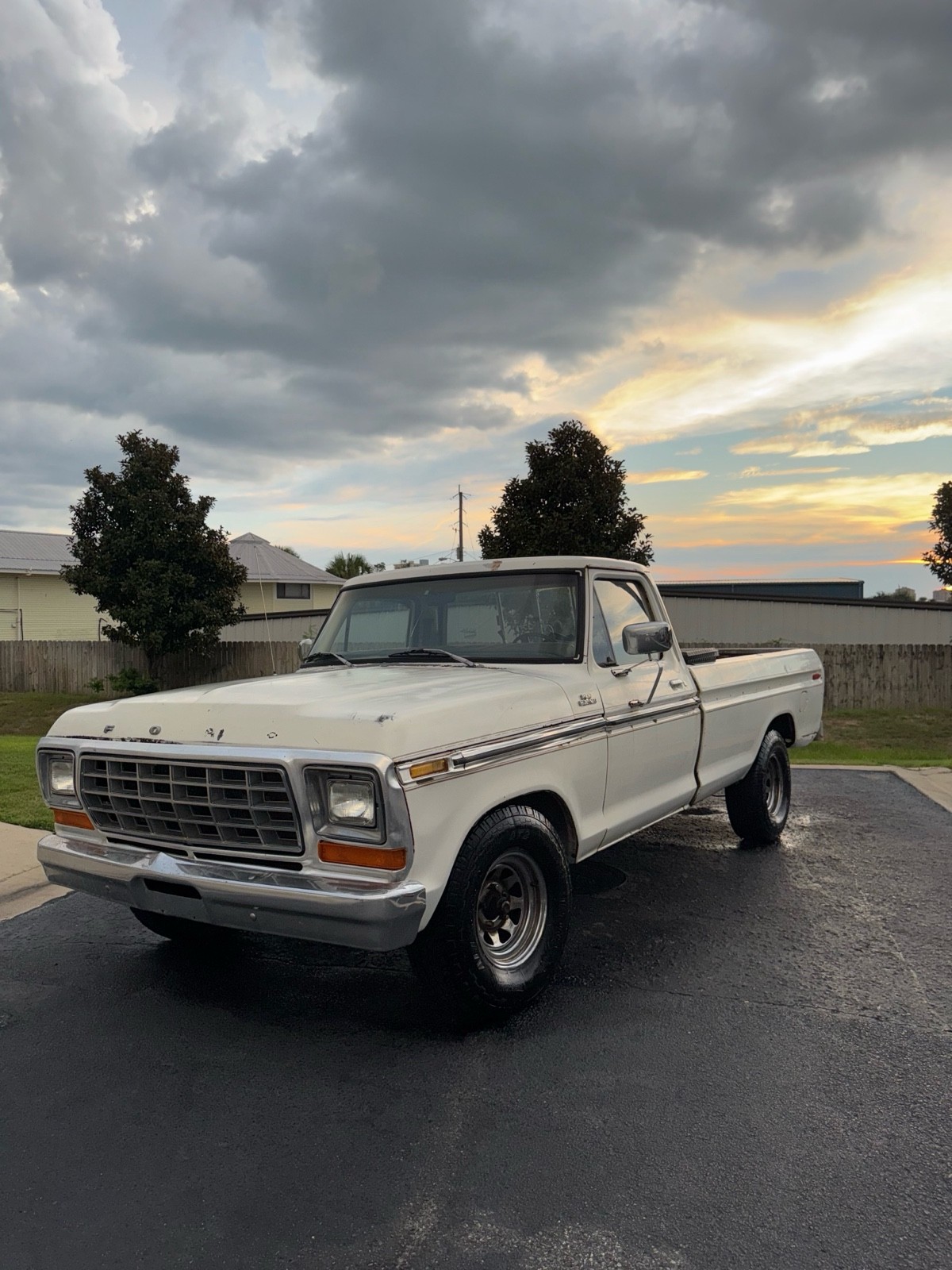 Ford-F-150-1979-Standard-Cab-Pickup