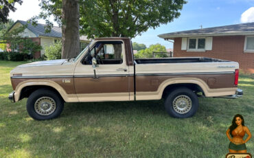 Ford-F-150-1985-Standard-Cab-Pickup