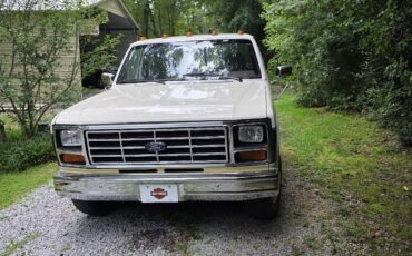 Ford-F-150-1986-8