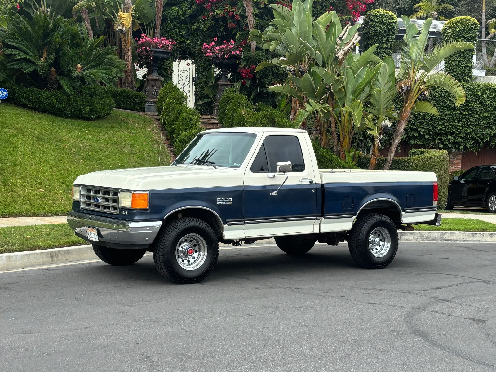 Ford-F-150-1987-Standard-Cab-Pickup-1