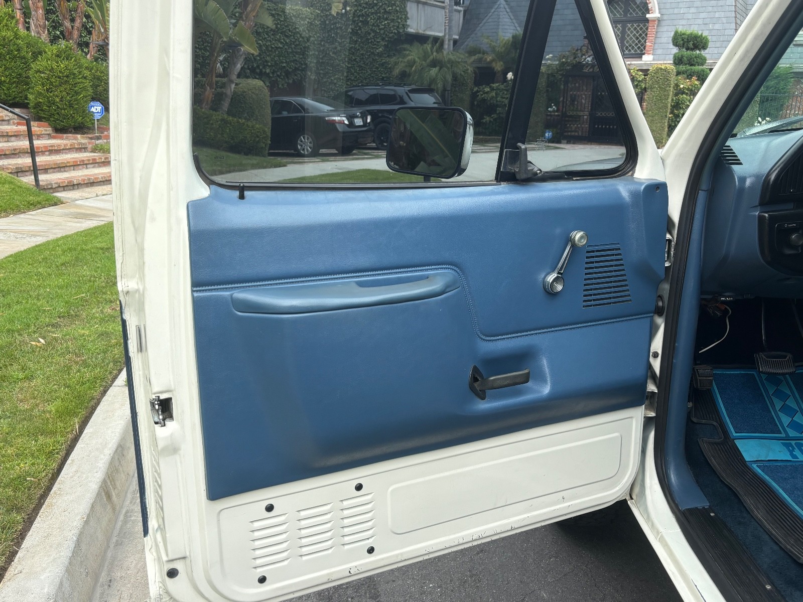 Ford-F-150-1987-Standard-Cab-Pickup-29