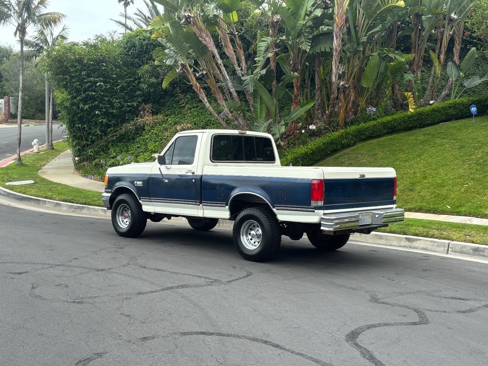 Ford-F-150-1987-Standard-Cab-Pickup-3