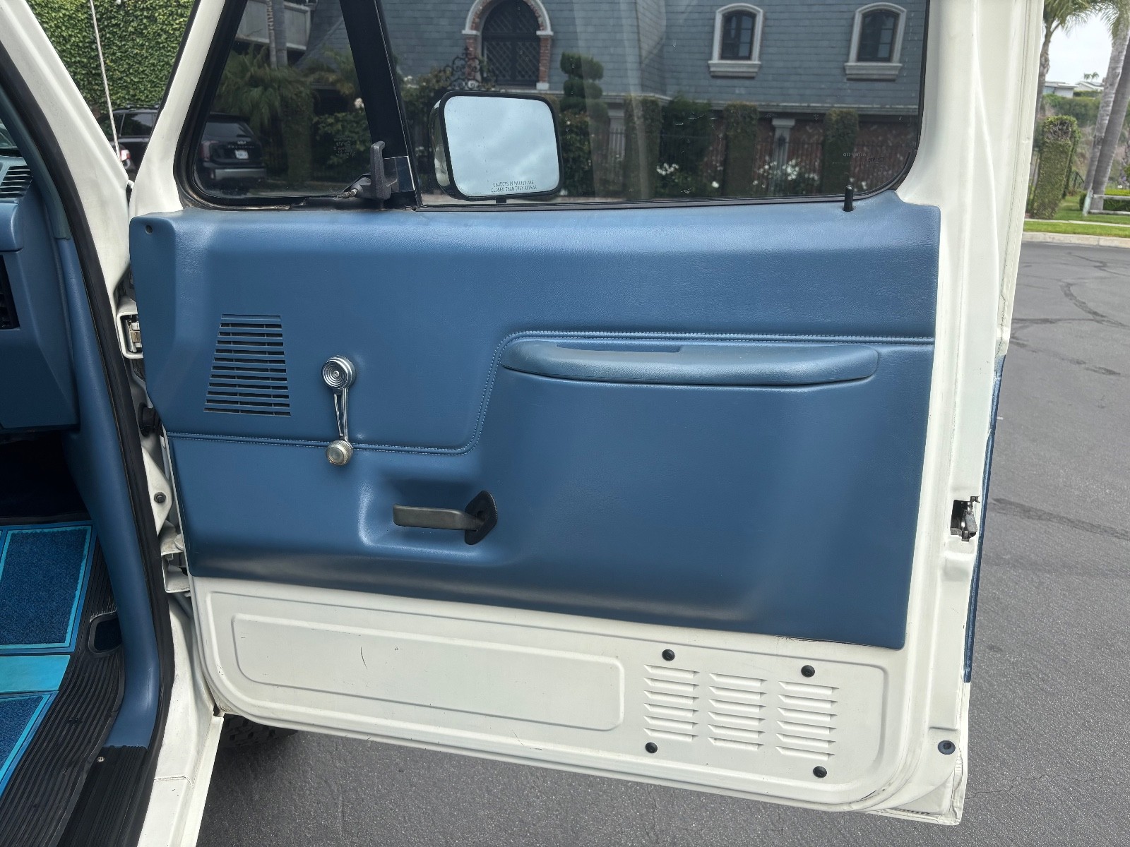 Ford-F-150-1987-Standard-Cab-Pickup-32