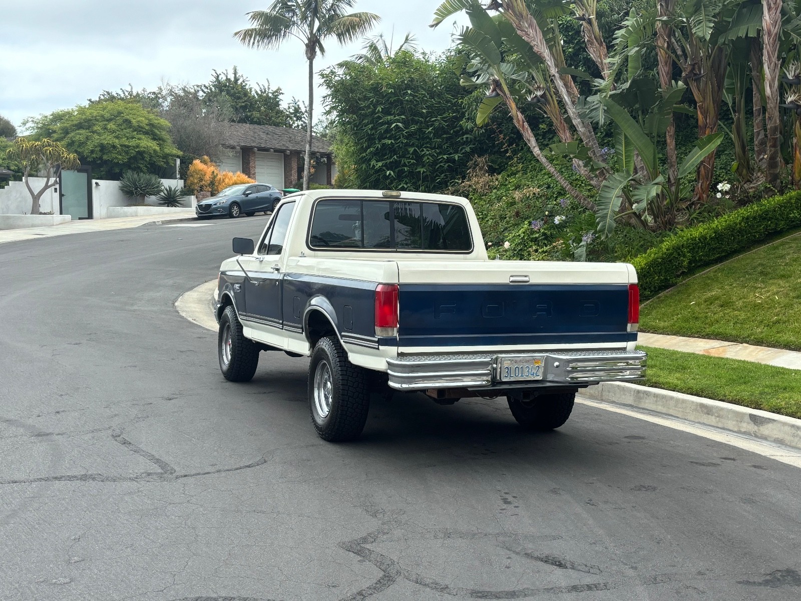 Ford-F-150-1987-Standard-Cab-Pickup-4