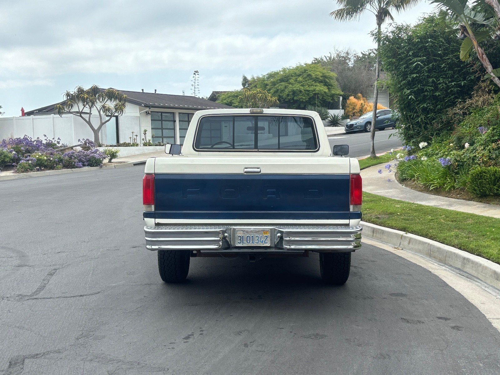Ford-F-150-1987-Standard-Cab-Pickup-5