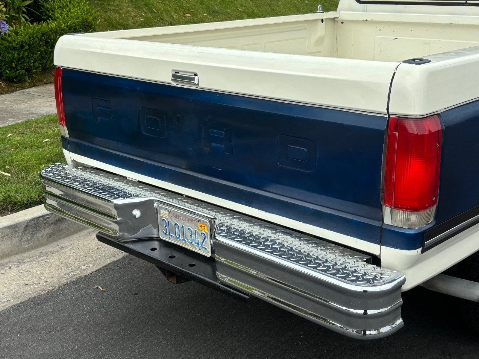 Ford-F-150-1987-Standard-Cab-Pickup-6