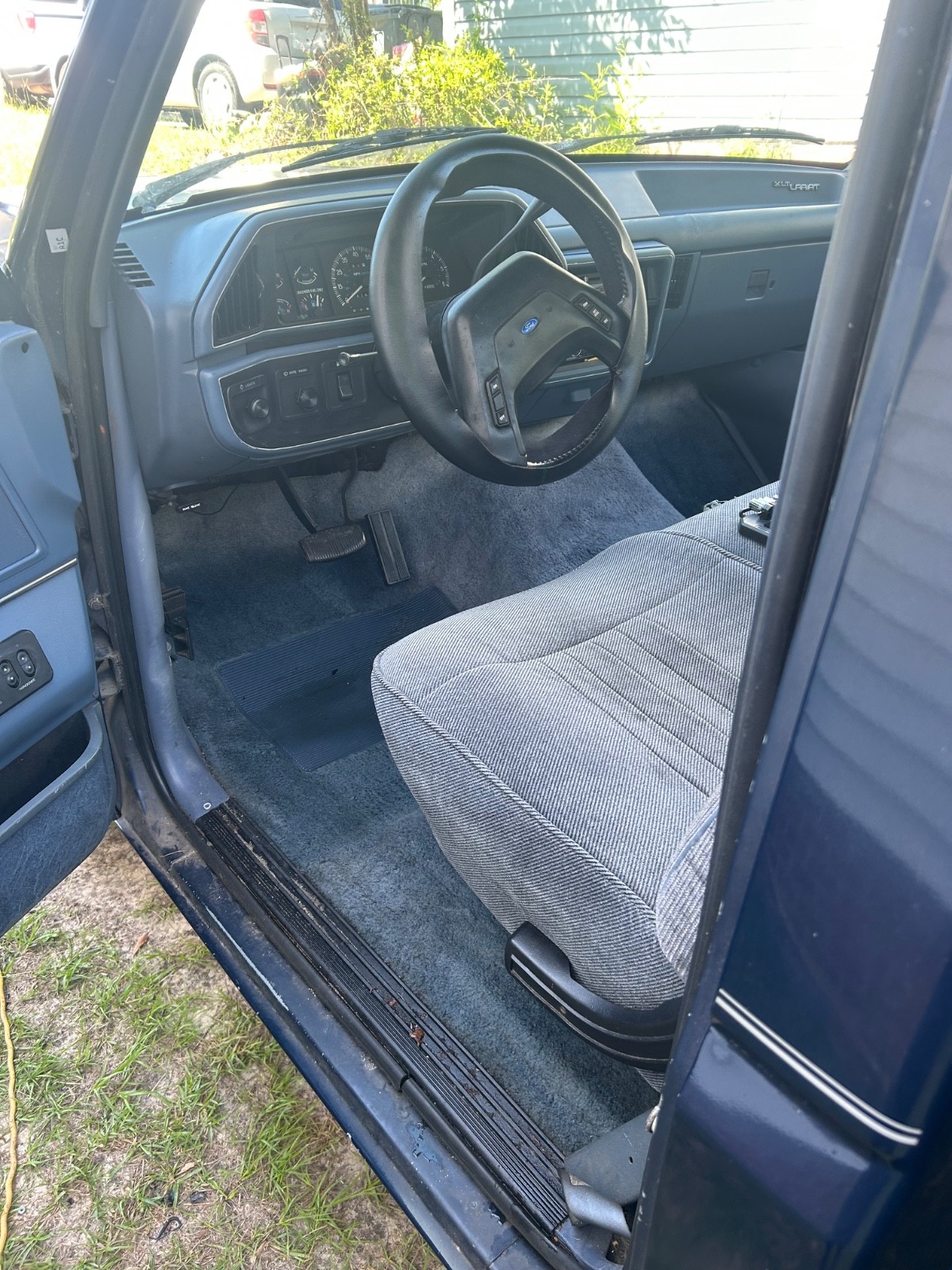 Ford-F-150-1991-Standard-Cab-Pickup-5