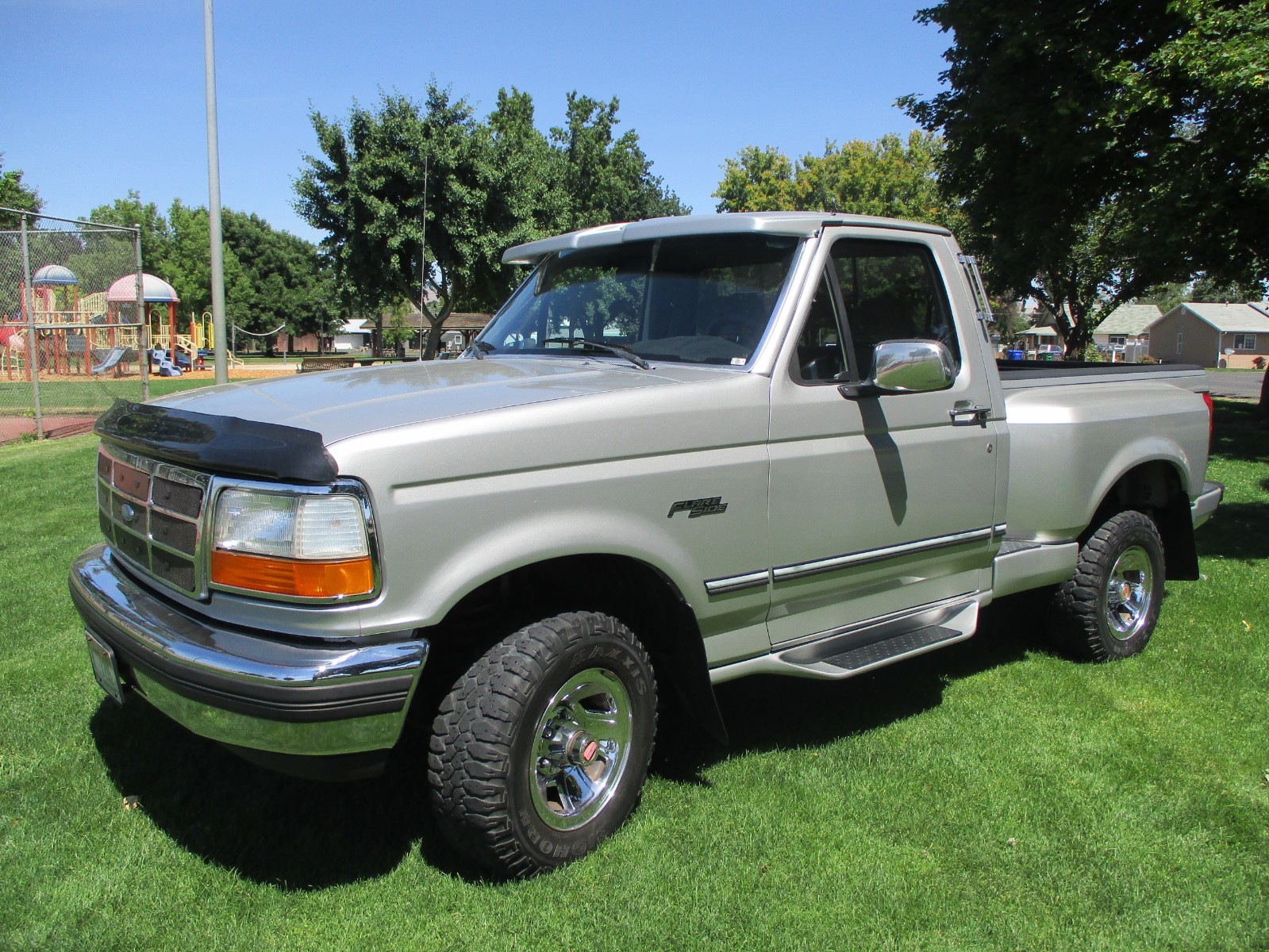 Ford F-150 1992 Standard Cab Pickup