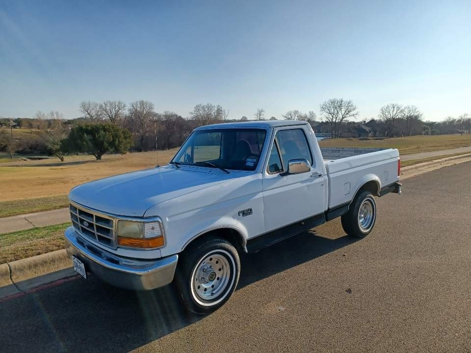 Ford-F-150-1995-Standard-Cab-Pickup-3