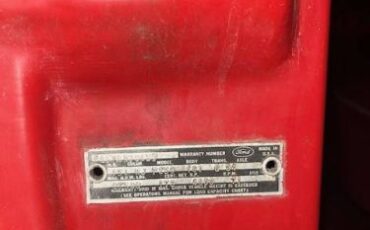 Ford-F-250-1967-Wimbledon-WhiteRang-Dark-Barcelona-Red-2