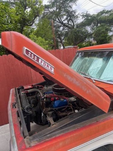 Ford-F-250-1967-Wimbledon-WhiteRang-Dark-Barcelona-Red-8