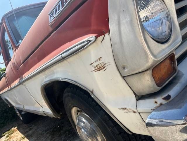 Ford-F-250-1967-Wimbledon-WhiteRang-Dark-Barcelona-Red-9
