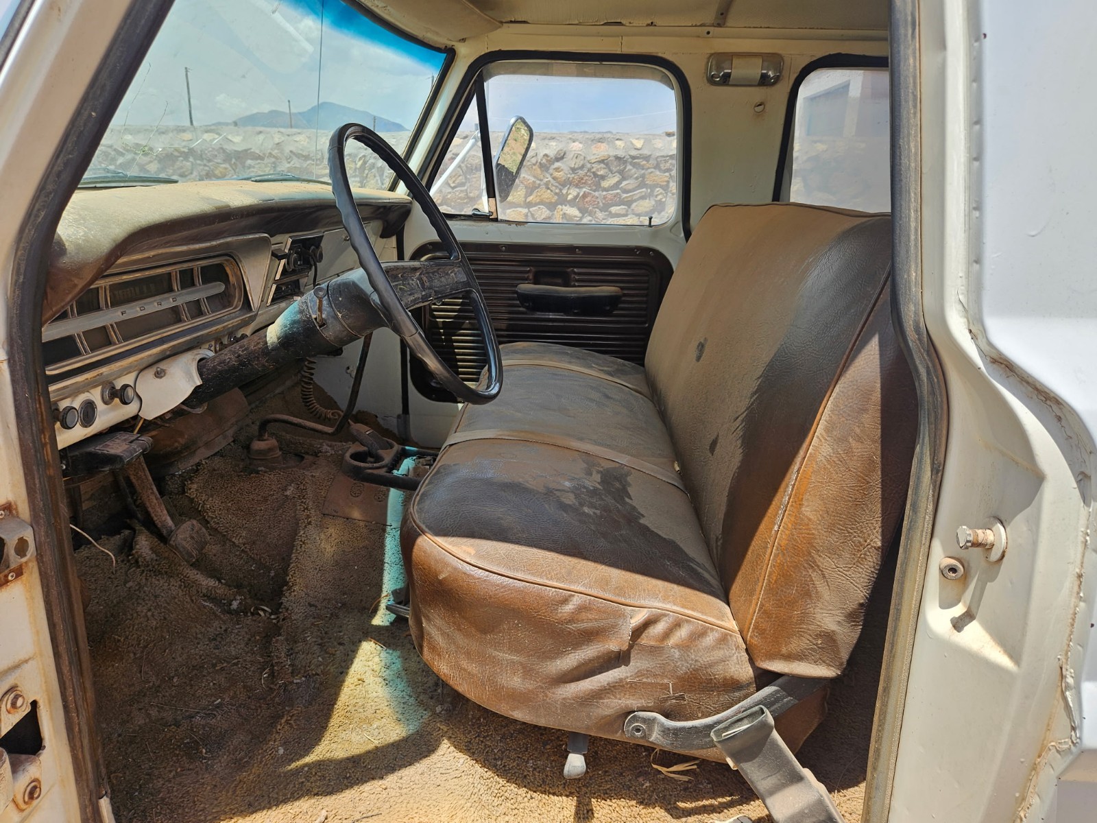 Ford-F-250-1970-Crew-Cab-Pickup-27