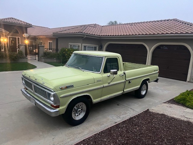 Ford-F-250-1970-Standard-Cab-Pickup-2