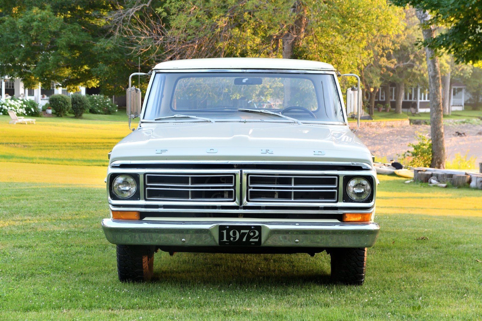 Ford-F-250-1972-Standard-Cab-Pickup-1