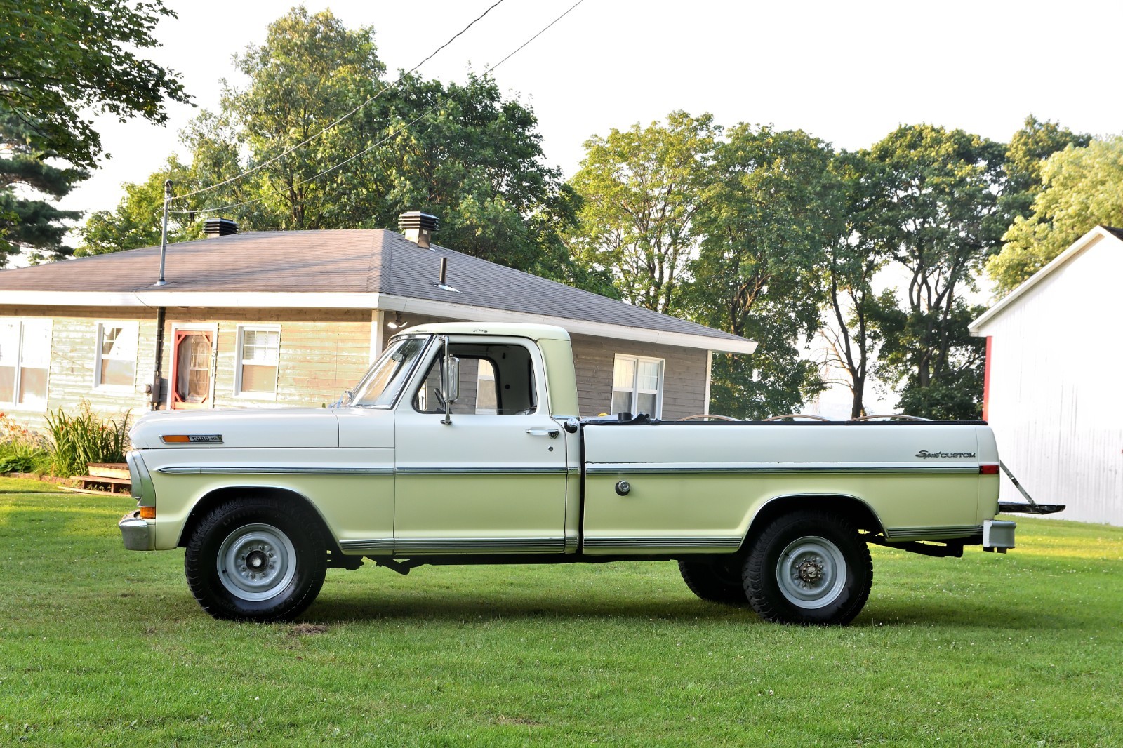Ford-F-250-1972-Standard-Cab-Pickup-2